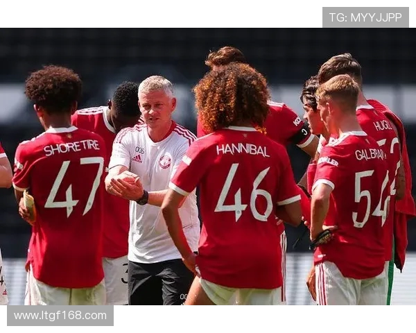 曼联新赛季崛起之路全面解析球队战术革新与年轻球员成长故事