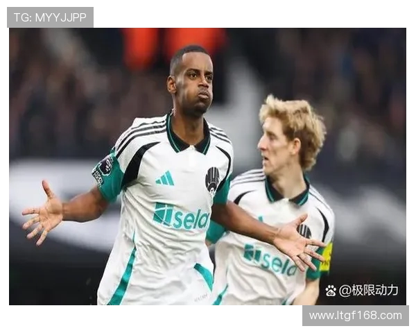 曼联迎战纽卡斯尔力争三分 争夺英超前四名激烈展开