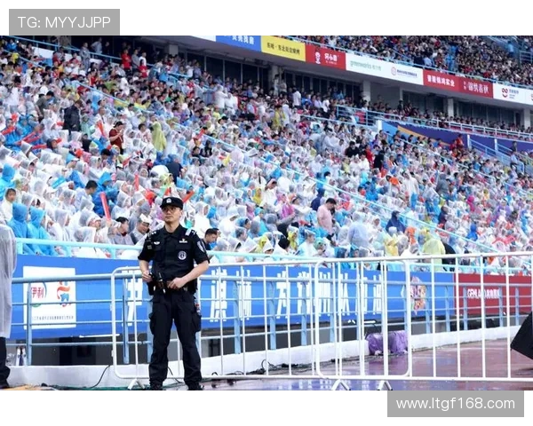 武汉三镇鏖战再起巅峰对决激情上演江城足球盛宴引爆全场热潮