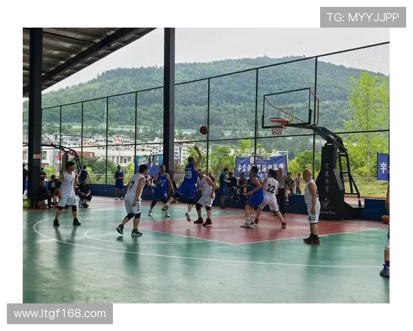 探索篮球技术演变与现代比赛策略及运动员成长路径深度解析新动向