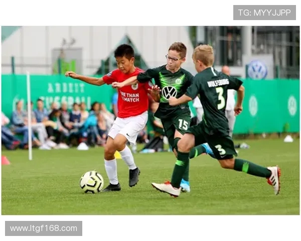 围绕现代足球俱乐部发展模式的多元化运营与青训融合策略探索 围绕现代足球俱乐部发展模式的多元化运营与青训融合策略探索