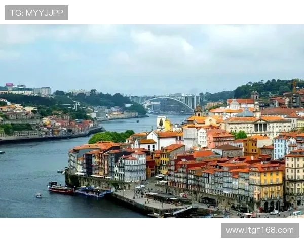 波尔图周边文化与自然之旅探索,感受葡萄牙的历史与魅力 波尔图周边文化与自然之旅探索,感受葡萄牙的历史与魅力