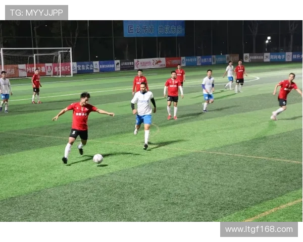 武汉足球队的意识提升与发展探讨聚焦足球文化的传承与创新