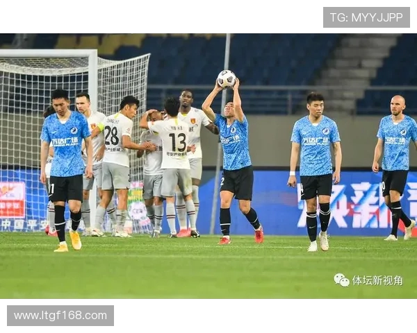 深圳街舞队在滑板精英赛中的团队协作表现分析与点评