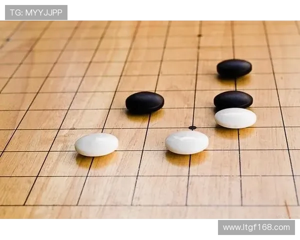 台球技巧与策略全面解析，提升击球水平的必备指南